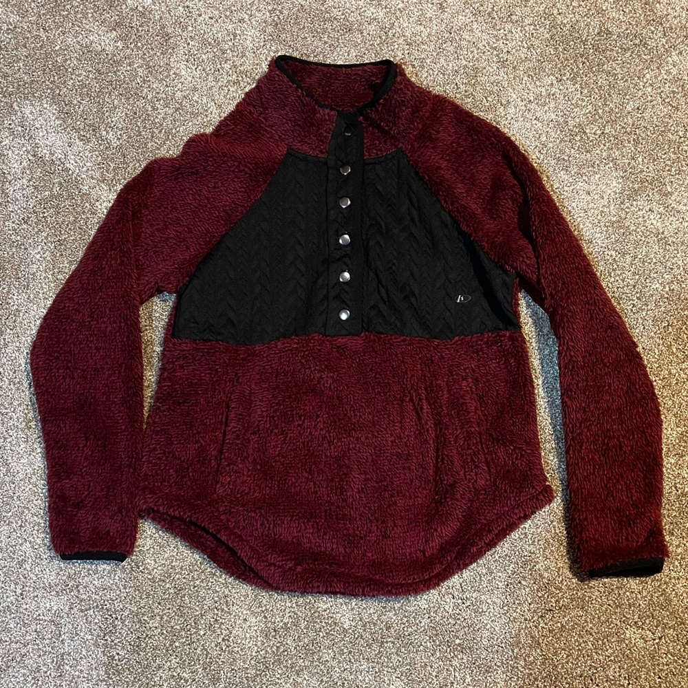 Maurice’s Sherpa sweater sz small
